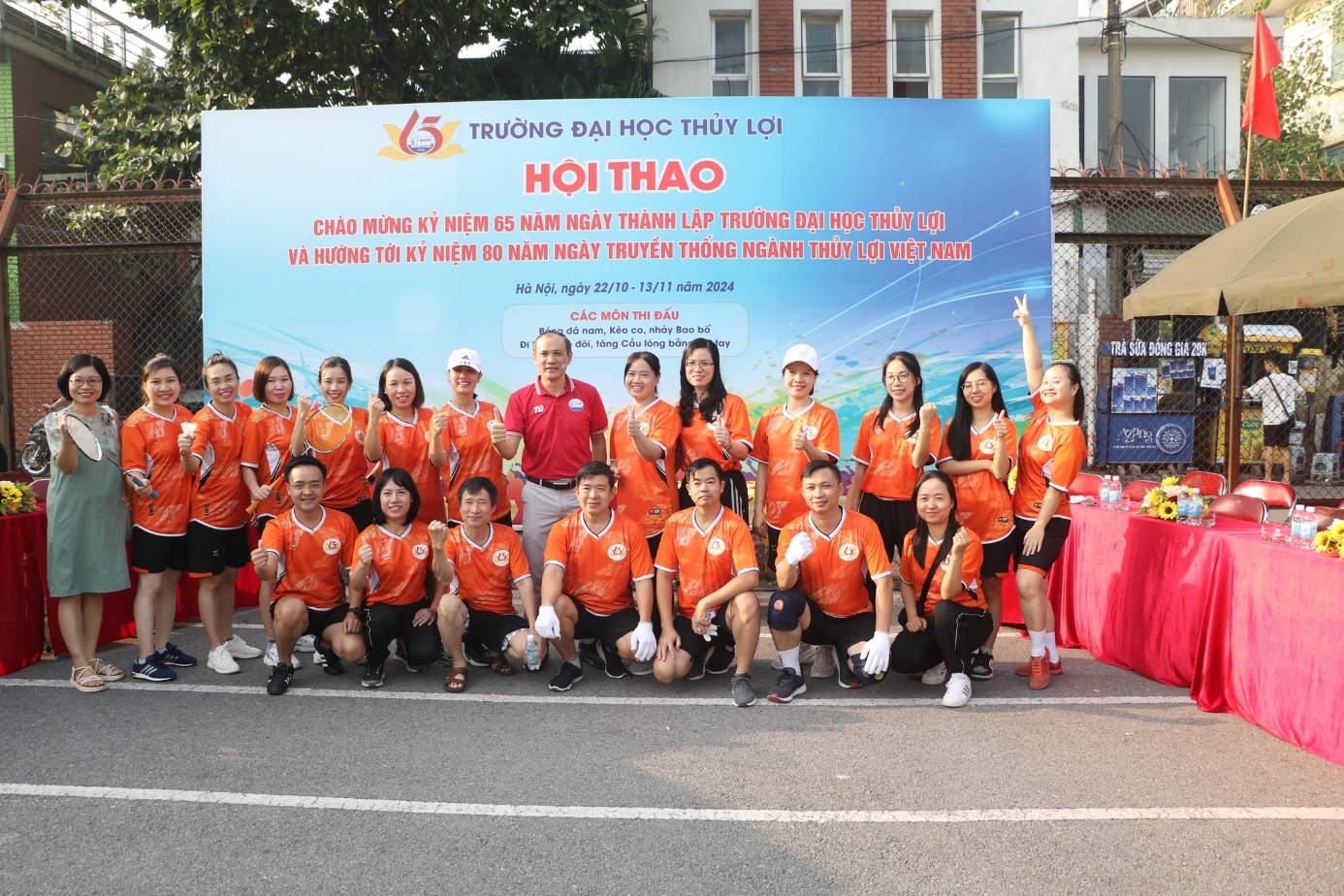 Sinh viên, ngành Thương mại điện tử TLU